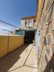 Xalet a Calle eras de lara, segunda cañada 25. Casa y cueva en guaix buena zona