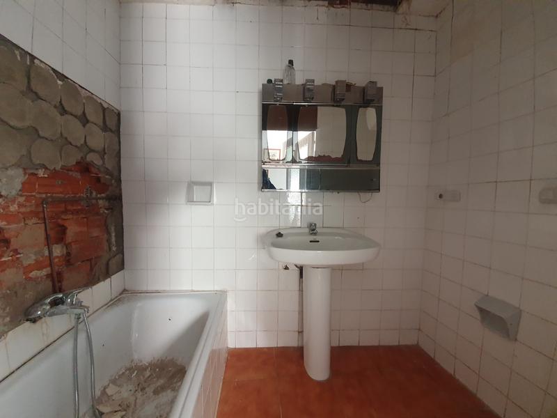 Foto ae260d3d-8b00-4d2b-be7a-b0e1f2b79a0a. Casa  dos plantas con cochera en Guadix