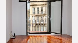 Piso  Carrer balmes. Elegante piso reformado en finca clásica en el centro de barcelo