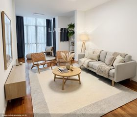 Flat  Carrer balmes. Elegante piso reformado en finca clásica en el centro de barcelo