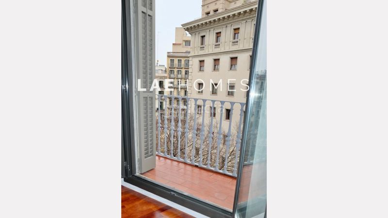 Foto f8a5fb16-1bbe-44cc-9064-cbbafc69d78c. Pis a Dreta de l´Eixample Barcelona