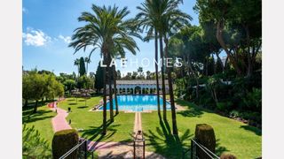Apartament  Camino cruz (de la). Piso de tres dormitorios  en milla de oro marbella
