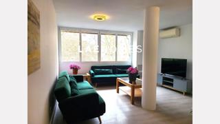 Appartement à Calle carlos mackintosh 1. Apartamento en pleno centro de marbella con 4d  4b , dividido en