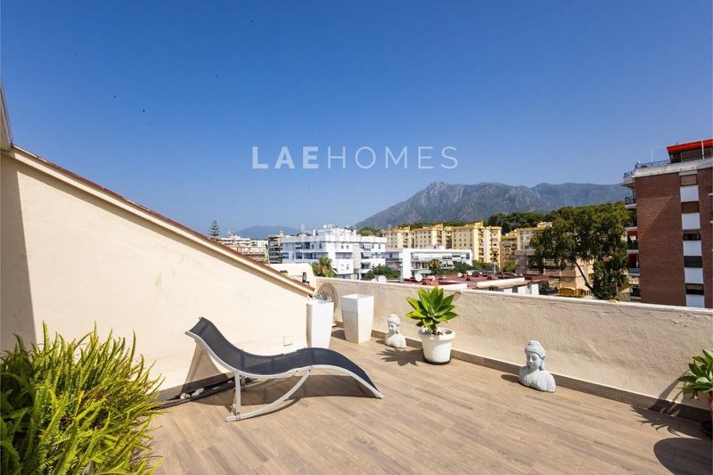 Foto fa299f7b-881a-4557-b67b-b3a8cd67cb52. Àtic amb aparcament a Playa de la Fontanilla Marbella