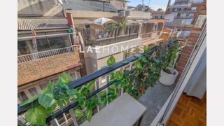 Pis  Carrer balmes. Amplio piso exterior con balcón y 5 habitaciones en sant gervasi