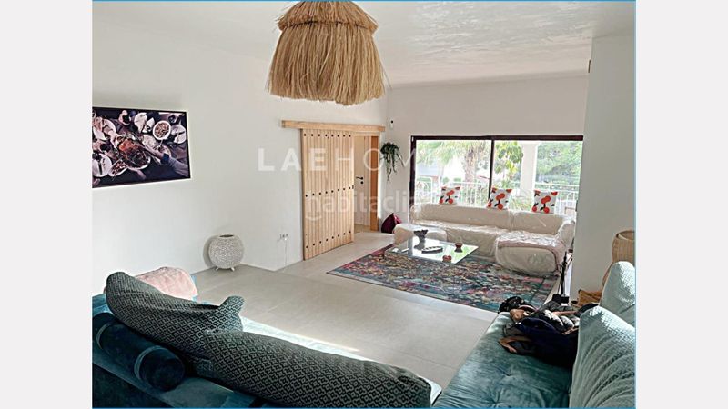 Foto 66b35346-664d-4a57-a7bf-9c7626dd9bdf. Xalet amb aparcament piscina a Cunit residencial Cunit