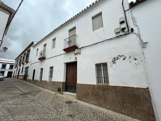 Gebäude in Carmona. Edificio en carmona para reformar y crear nuevos apartamentos