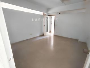 Flat  Calle obispo climent. Entresuelo en 2º planta ideal inversion