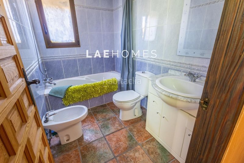 Foto 0c9c2455-68eb-4c8a-9319-d2d1a7c403d2. Tríplex edificio con local en venta en el campello en Campello (el)