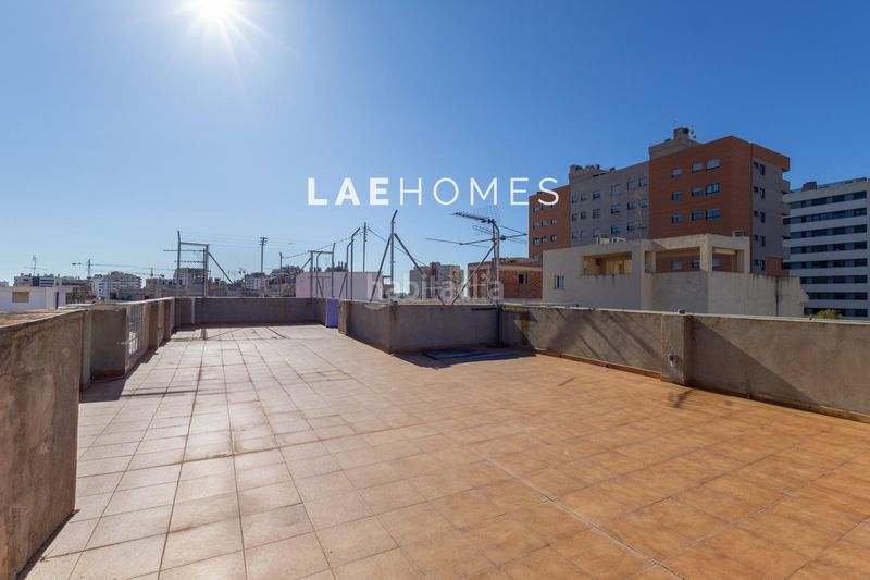 Foto 1c107adb-5bb9-4ed0-a44d-12a4a263ce4b. Tríplex edificio con local en venta en el campello en Campello (el)