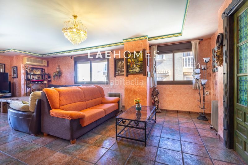 Foto c1b7e476-f257-4b07-9c8f-d7ed96b5bcbc. Tríplex edificio con local en venta en el campello en Campello (el)