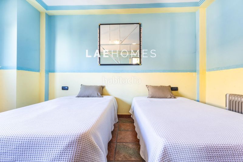 Foto d8406fab-75ef-4e2a-9d48-29b8acb99e37. Tríplex edificio con local en venta en el campello en Campello (el)