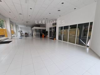 Local Comercial  Valencia. Local comercial esquinero con múltiples posibilidades, excelente