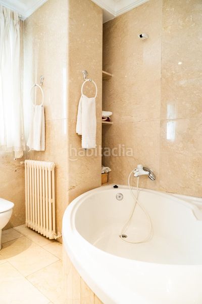 Foto 29d69df0-a1f9-44ab-99d0-28e0495dc7ec. Pis amb calefacció a Avda de Madrid - Pº de la Estación Jaén