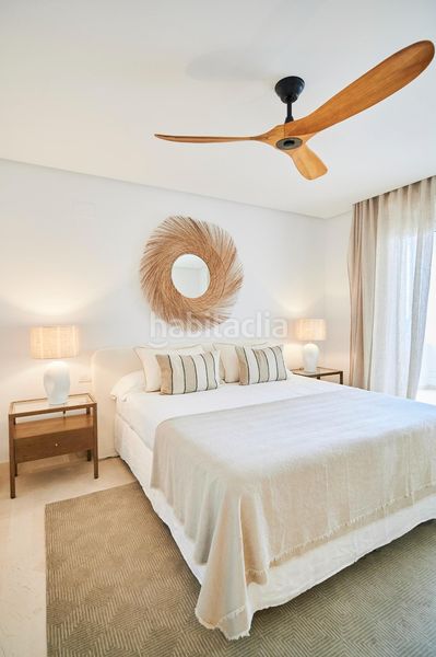 Foto 2e44ee9b-a1e2-4448-9155-2423eb3bf9d9. Apartament amb calefacció aparcament piscina a Los Naranjos Marbella
