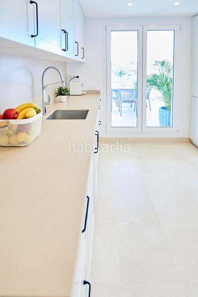 Foto 3a0e6e64-2ebe-4f42-acbd-0bf64ba8c7fc. Apartament amb calefacció aparcament piscina a Los Naranjos Marbella