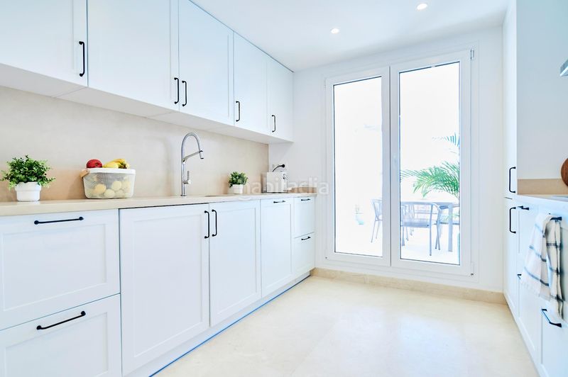 Foto a8dd8f8d-cc11-4ec7-9290-2005f45cc79e. Apartament amb calefacció aparcament piscina a Los Naranjos Marbella