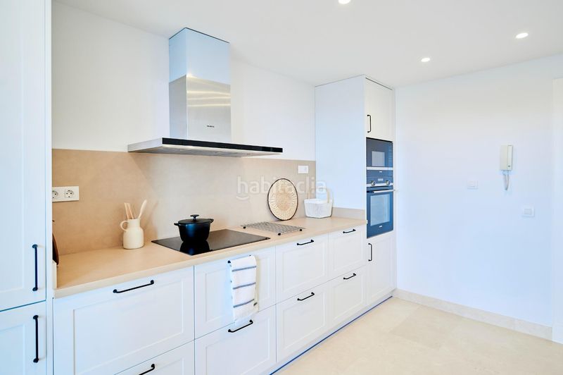 Foto baa7749f-dd14-4068-b64c-a79157ff0f7a. Apartament amb calefacció aparcament piscina a Los Naranjos Marbella