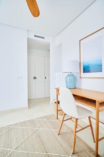 Foto bb01c47a-02ba-4287-873c-82c985f2eb20. Apartament amb calefacció aparcament piscina a Los Naranjos Marbella