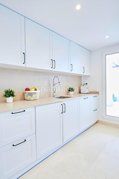 Foto d9f08f6f-5cf2-4b03-b872-bcaac78c05a1. Apartament amb calefacció aparcament piscina a Los Naranjos Marbella