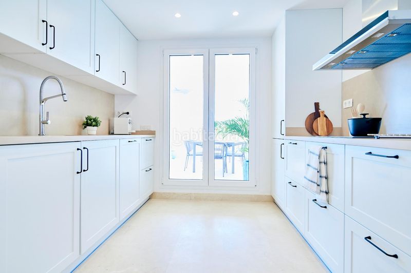 Foto da501453-bade-4269-98e7-adb32640ad0a. Apartament amb calefacció aparcament piscina a Los Naranjos Marbella