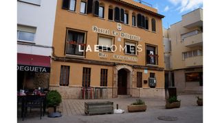 Edificio  Calle major. Hostalrestaurante con encanto y tradición, un lugar emblemático