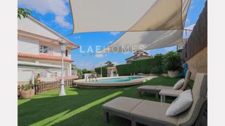 Chalet  Carrer siete. Práctica casa con 6 habitaciones en santa maria daval, barcelona