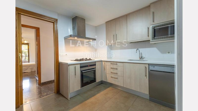 Foto 3e1f2809-337e-4cff-89ed-c6a0bd2286b8. Piso  en venta en el centro 4 dormitorios, piscina y ubicación privilegiada en Alicante
