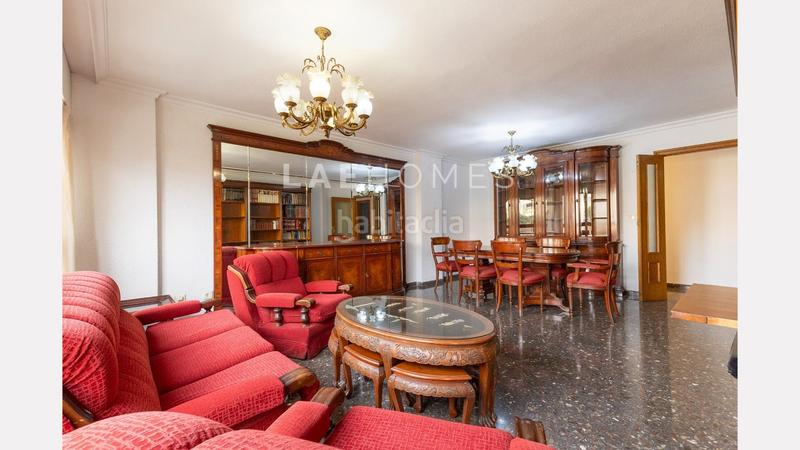 Foto 44a21a6c-5d3c-447c-909f-fbd5bf926499. Piso  en venta en el centro 4 dormitorios, piscina y ubicación privilegiada en Alicante