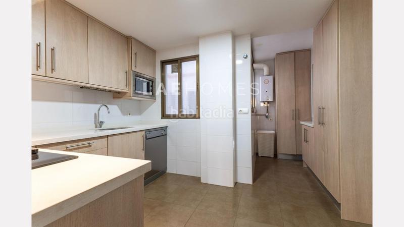 Foto c2f789ce-3850-4446-94ef-6552ecdcb723. Piso  en venta en el centro 4 dormitorios, piscina y ubicación privilegiada en Alicante
