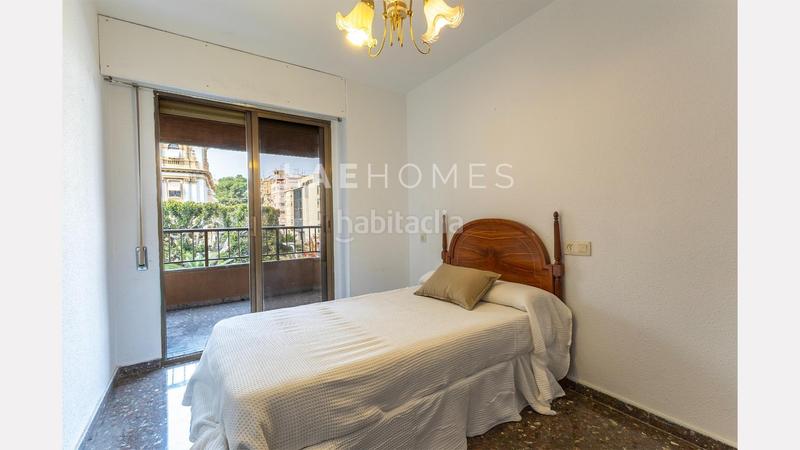 Foto df826928-73dd-49b2-98d1-ed29a2ef27f5. Piso  en venta en el centro 4 dormitorios, piscina y ubicación privilegiada en Alicante