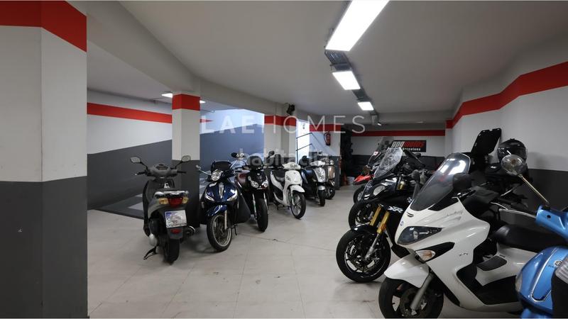 Foto 026046ab-2d43-464f-9cb5-c1933fbcf448. Local comercial en avenida sarrià 64 venta taller motocicletas en activo en avenida sarriá, zona alta, . en Barcelona
