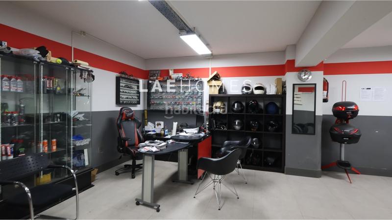 Foto dfbfc2fb-80cf-4dd7-8f73-b55dff42ca4d. Local comercial a avenida sarrià 64 a Barri de les Corts Barcelona