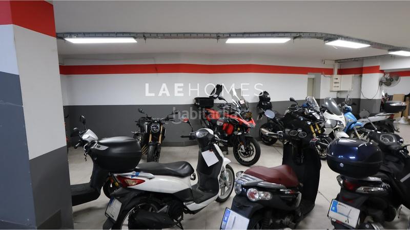 Foto f8edd1c0-f8bb-45aa-8589-0ce58496895b. Local comercial a avenida sarrià 64 a Barri de les Corts Barcelona