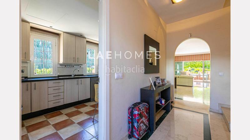 Foto 2951cadc-425c-438c-a58e-ac72bf357a3f. Casa adossada amb aparcament piscina a Nagüeles Alto Marbella