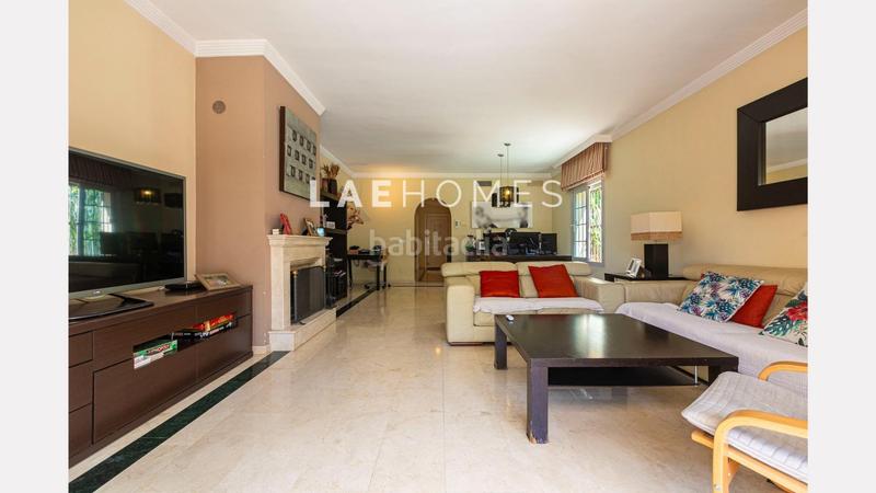 Foto 3da1a349-5cd1-44b4-be44-5a6d3aadb42e. Casa adossada amb aparcament piscina a Nagüeles Alto Marbella