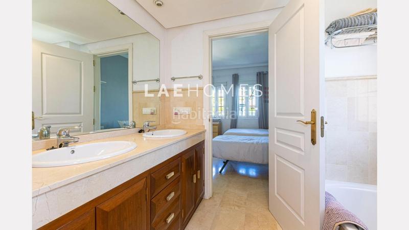 Foto 47705e1a-2433-4688-a47a-6a81b75c167a. Casa adossada amb aparcament piscina a Nagüeles Alto Marbella