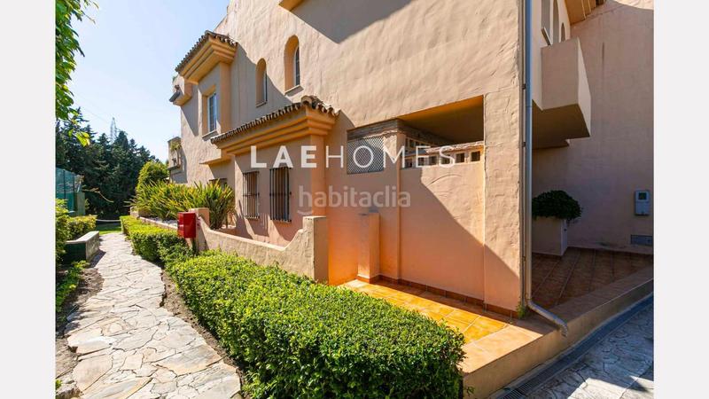 Foto 4bc952a8-60ca-45e3-879f-1c9dcd5ce81d. Casa adossada amb aparcament piscina a Nagüeles Alto Marbella