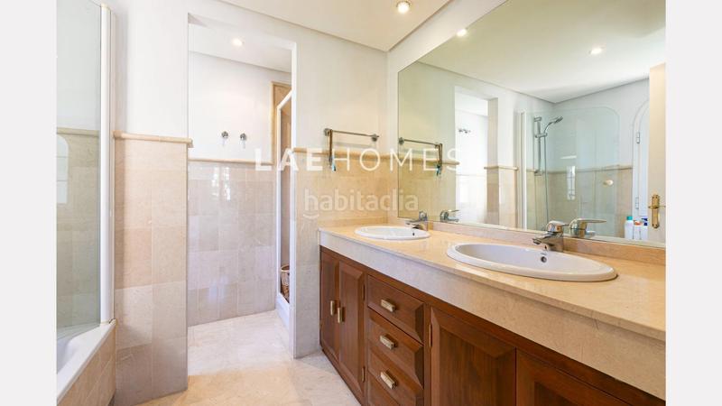 Foto 5184fe69-d321-4252-a740-29ee774f0d98. Casa adossada amb aparcament piscina a Nagüeles Alto Marbella