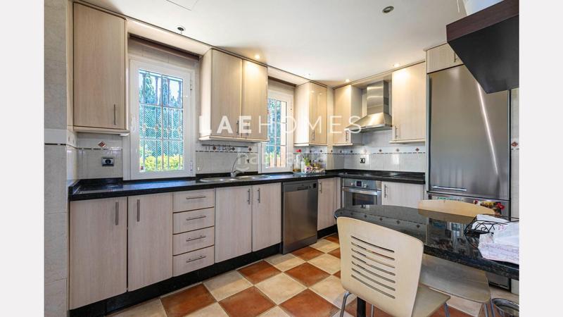 Foto 75fdd859-92d1-4eb4-9611-070e5eaec4d0. Casa adossada amb aparcament piscina a Nagüeles Alto Marbella