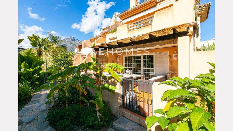 Foto 802e537e-e85d-4c53-9473-f9a2c27fc403. Casa adossada amb aparcament piscina a Nagüeles Alto Marbella