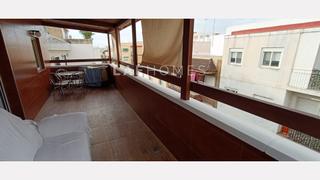 Penthouse in Carolinas Altas. Ático con terraza en carolinas  espacio y confort en una ubicaci