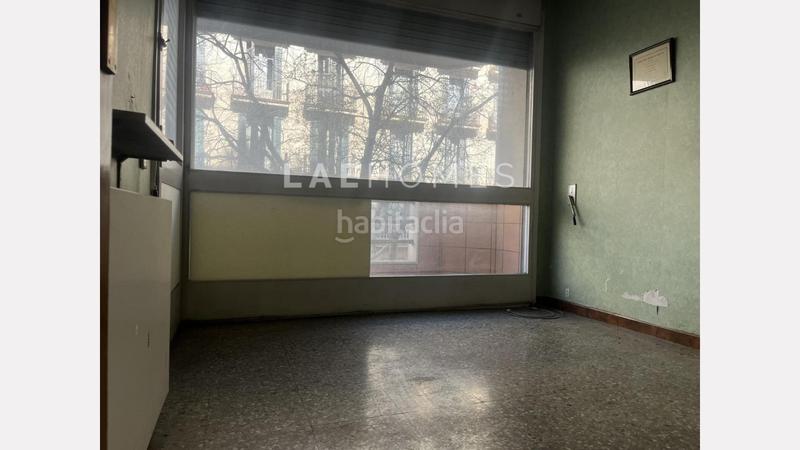 Foto 61ba0642-4165-45d8-928b-a9faea1ff3e9. Piso espacioso piso de 4 habitaciones, con grandes posibilidades de reforma en la dreta de l eixample en Barcelona