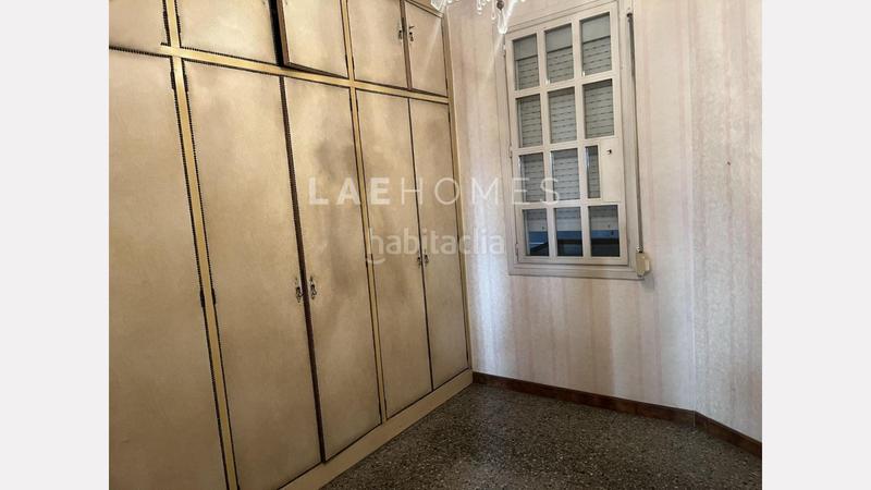 Foto 6d9ece44-c428-472c-b151-2d68cbebca43. Piso espacioso piso de 4 habitaciones, con grandes posibilidades de reforma en la dreta de l eixample en Barcelona