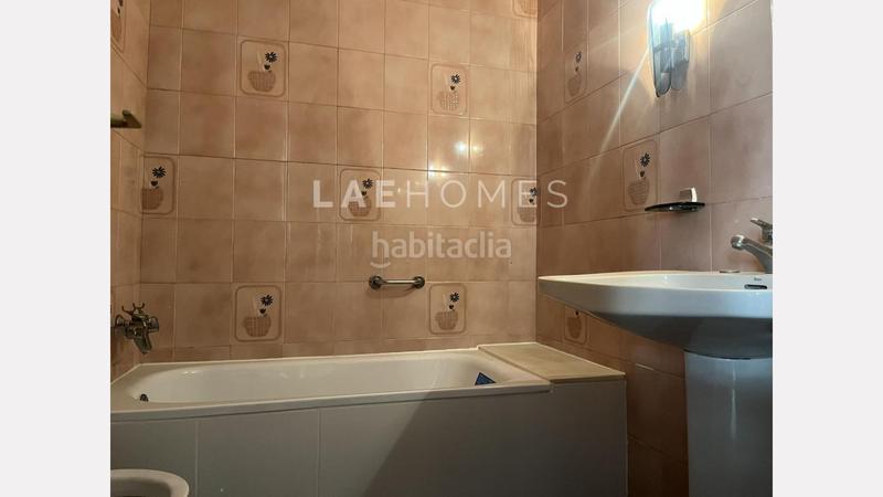 Foto b19899f9-926a-4f71-9fdf-90c093ead839. Piso espacioso piso de 4 habitaciones, con grandes posibilidades de reforma en la dreta de l eixample en Barcelona