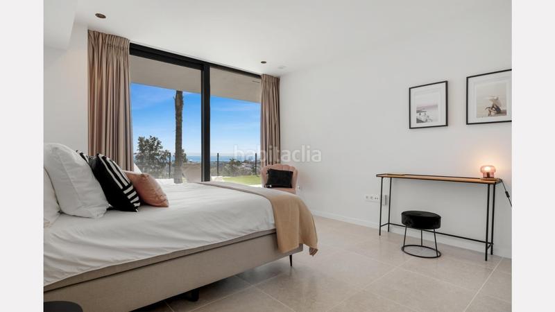 Foto 796930e4-0dac-4122-b48e-2cf9d738f64c. Chalet amplia villa moderna frente al golf con vistas panorámicas en La Alquería, en Benahavís