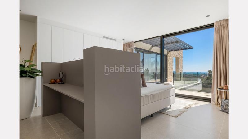 Foto 864954b3-ee5f-45f1-843b-0584761b81ea. Chalet amplia villa moderna frente al golf con vistas panorámicas en La Alquería, en Benahavís