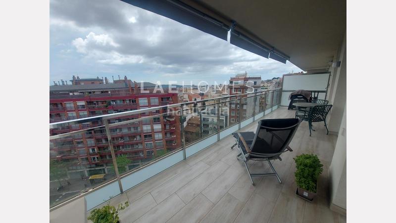 Foto f2dded51-99d3-44d8-8a64-c15d68b8dbbf. Ático fantástico piso en la rda general mitre . en Barcelona