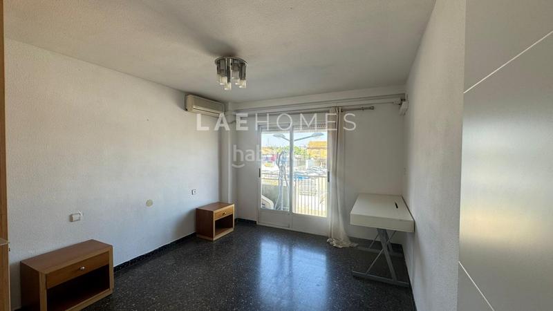 Foto 306a31e2-f8f6-49db-811a-b55208964fa0. Piso  exterior luminoso, con 4 habitaciones, junto a la ciudad en Valencia