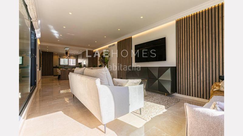 Foto 0ad789f6-3b7f-44bd-8e41-a5fe75b986fa. Àtic amb calefacció aparcament a Playa Bajadilla - Puertos Marbella
